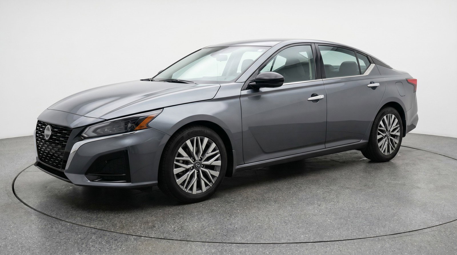 Used 2025 Nissan Altima 2.5 SV FWD image 3