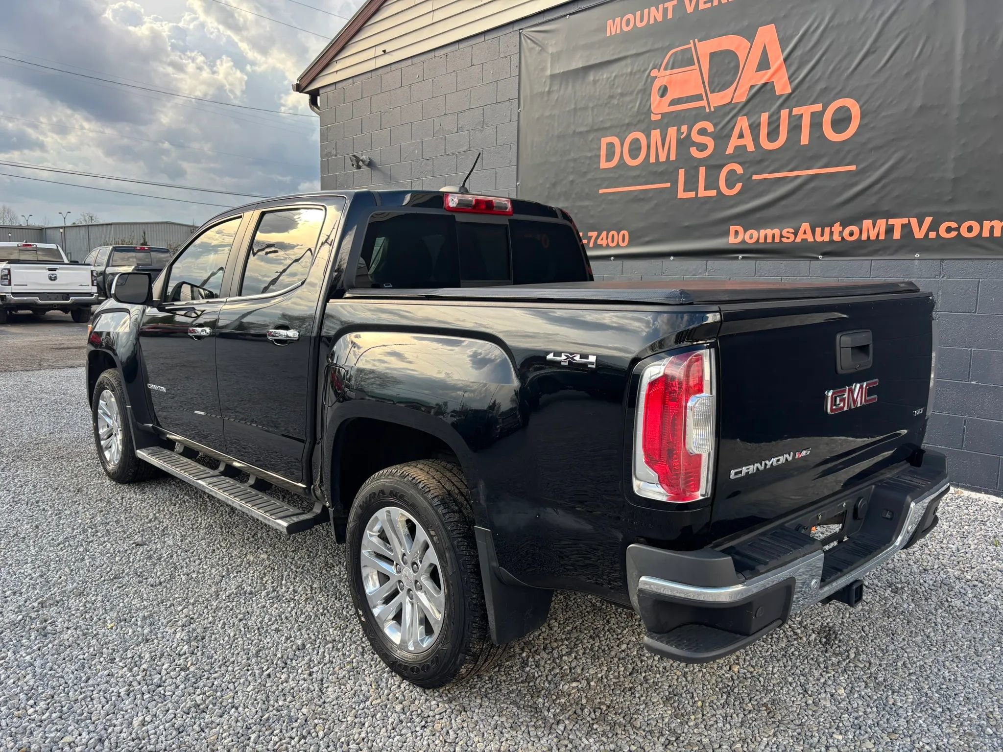 Used 2019 GMC Canyon SLT w/ Driver Alert Package image 3