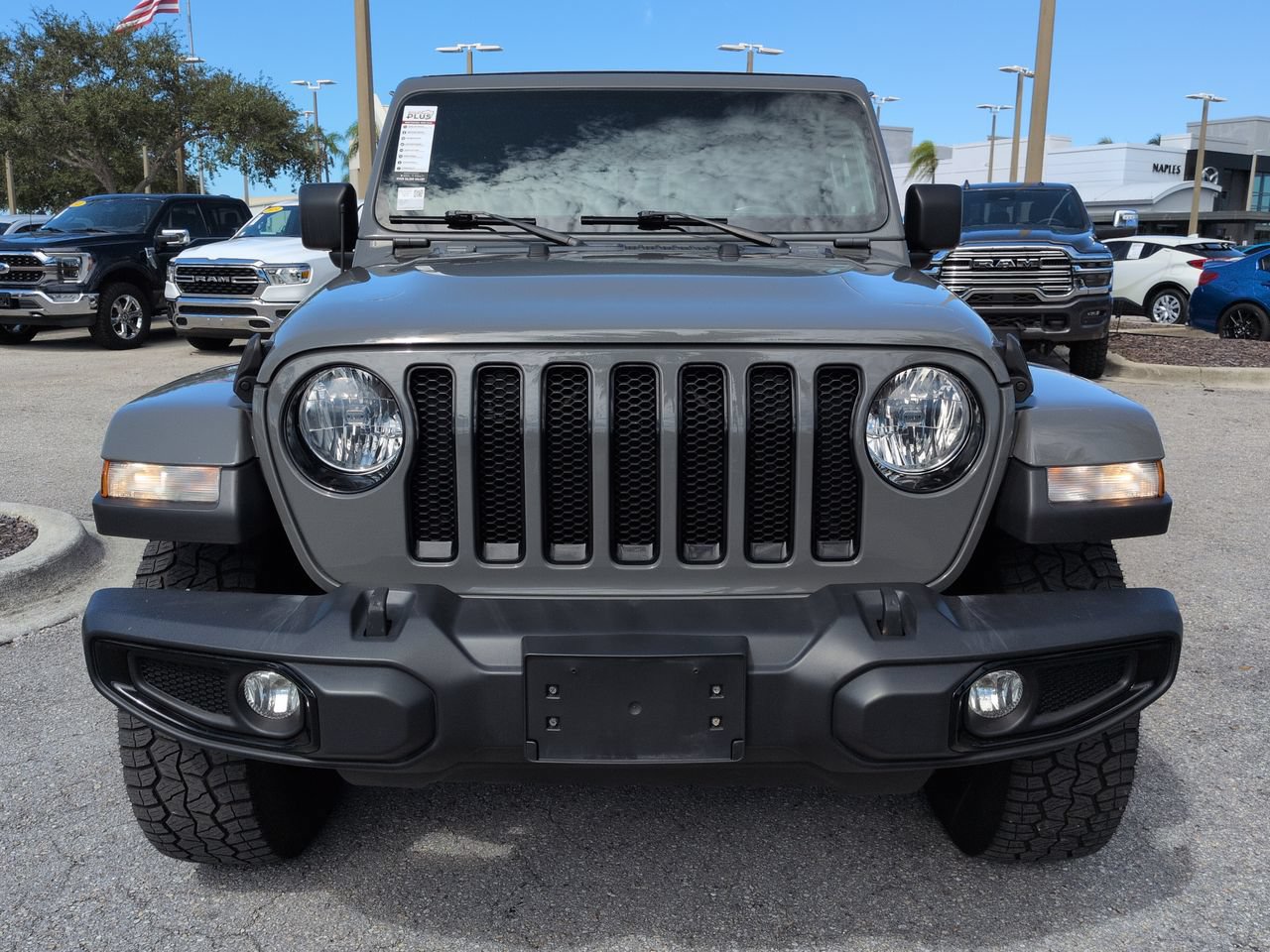 Used 2021 Jeep Wrangler Unlimited Sahara AWD/4WD image 3