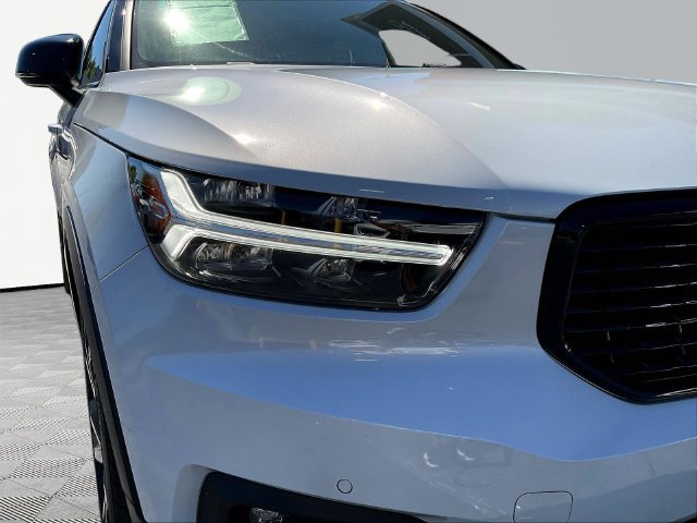 Used 2020 Volvo XC40 T5 R-Design w/ Protection Package Premier AWD/4WD image 33