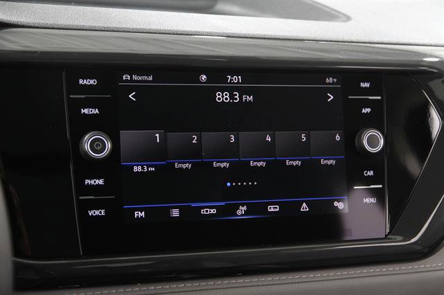 Used 2023 Volkswagen Taos SEL image 10