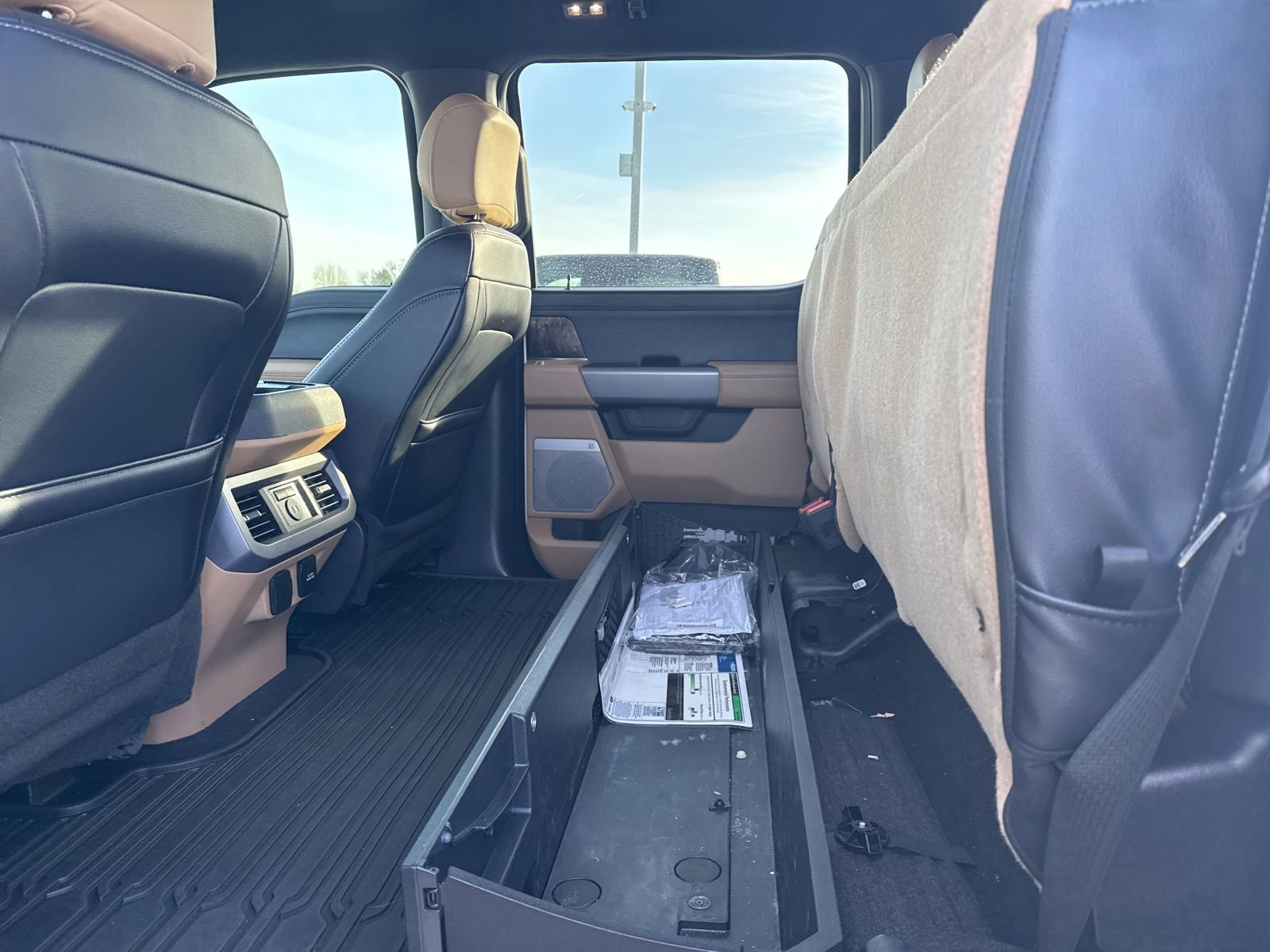 Used 2024 Ford F250 Lariat w/ Lariat Ultimate Package image 9