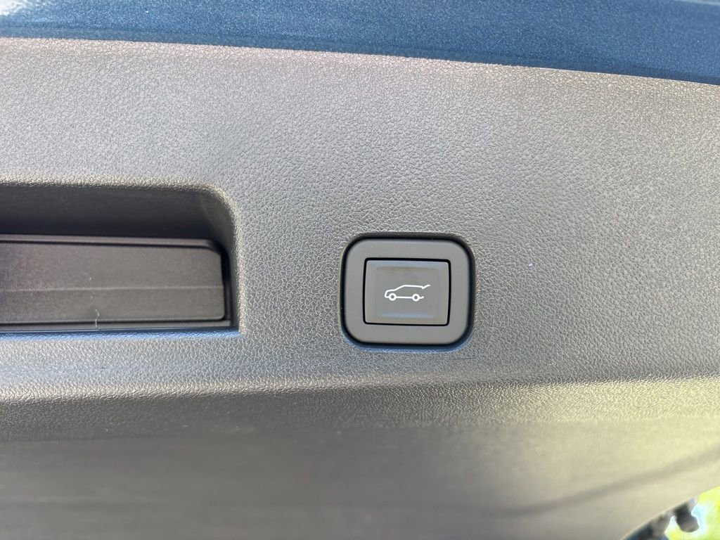 New 2026 Chevrolet Traverse RS w/ LPO, Floor Liner Package AWD/4WD image 67