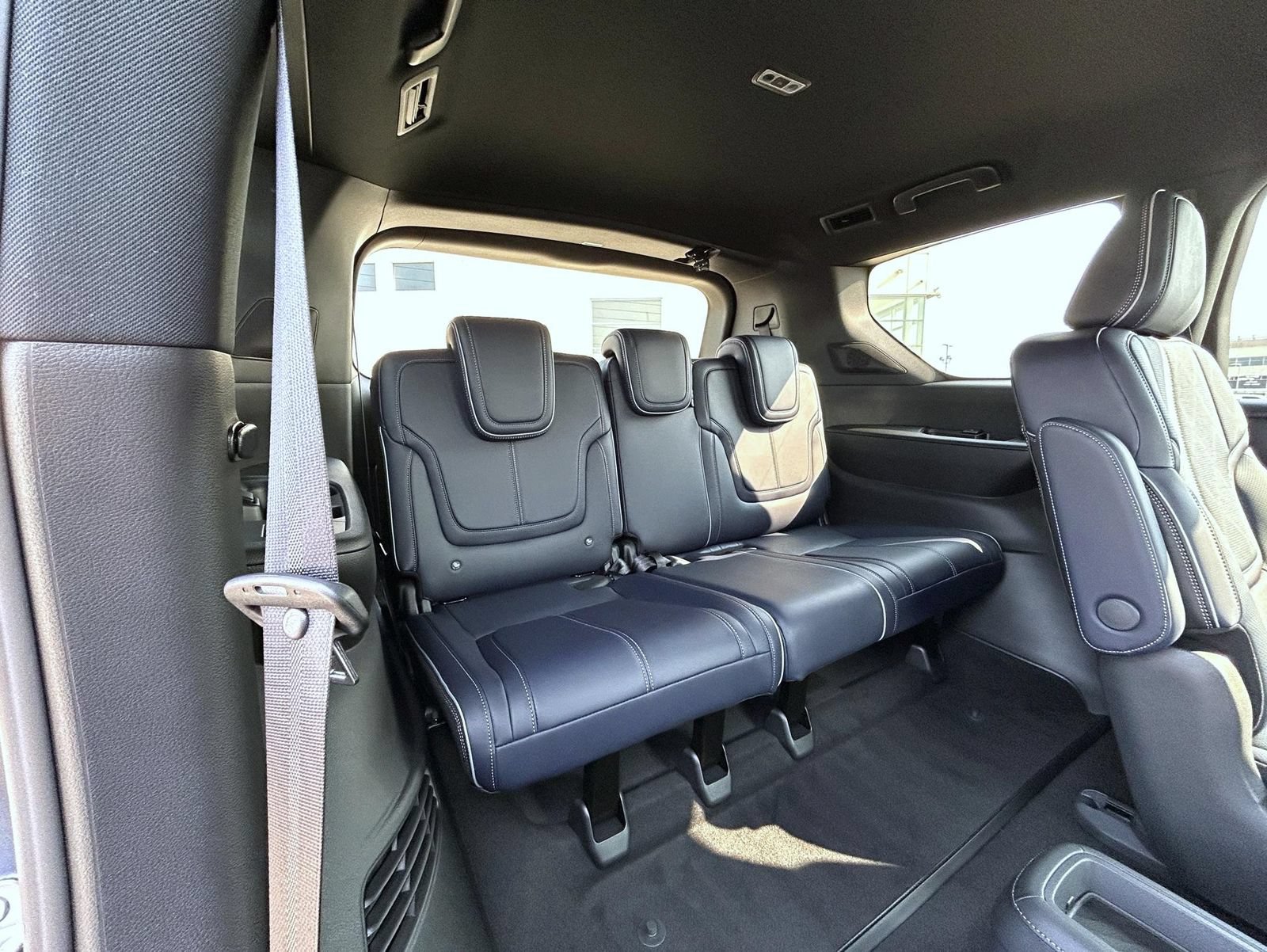 New 2027 INFINITI QX80 Sensory AWD/4WD image 19