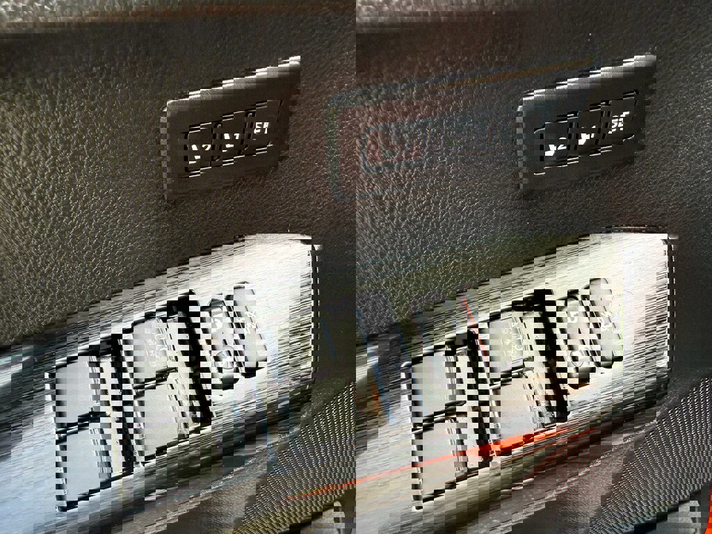 Used 2016 Toyota RAV4 Limited w/ Advanced Technology Package image 12