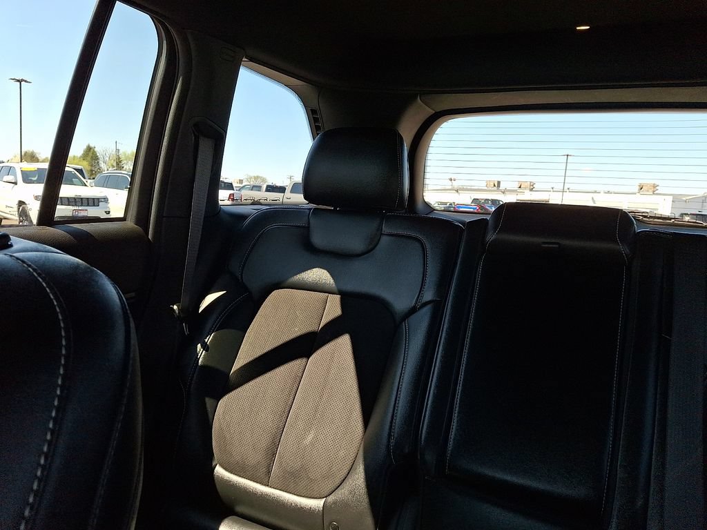 Used 2023 Jeep Grand Cherokee Altitude AWD/4WD image 19