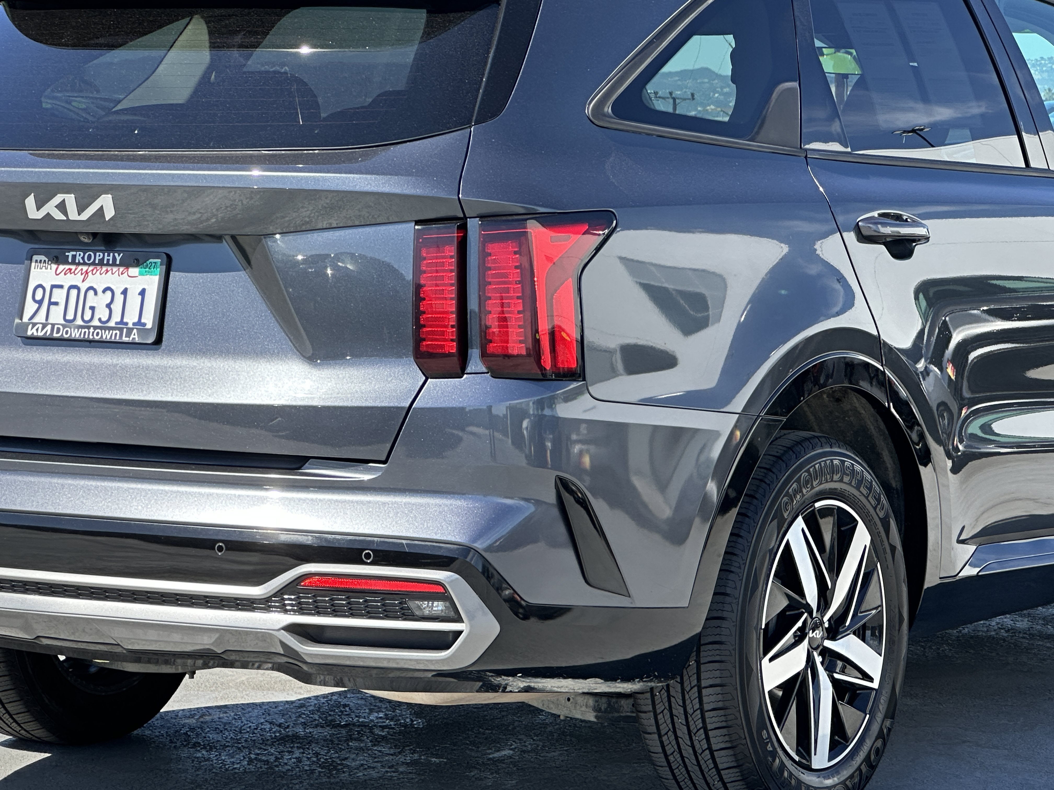 Certified 2023 Kia Sorento S FWD image 8