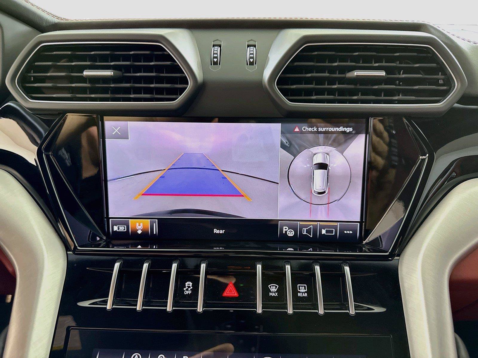 Used 2022 Lamborghini Urus AWD/4WD image 18