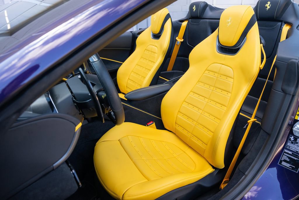 Used 2024 Ferrari Roma Spider image 31