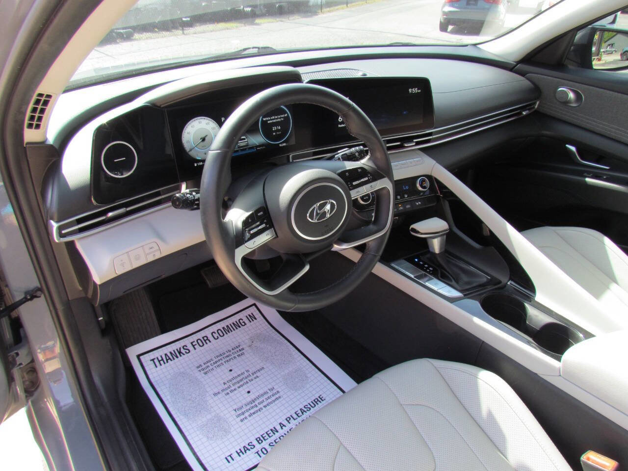 Used 2021 Hyundai Elantra Limited image 11