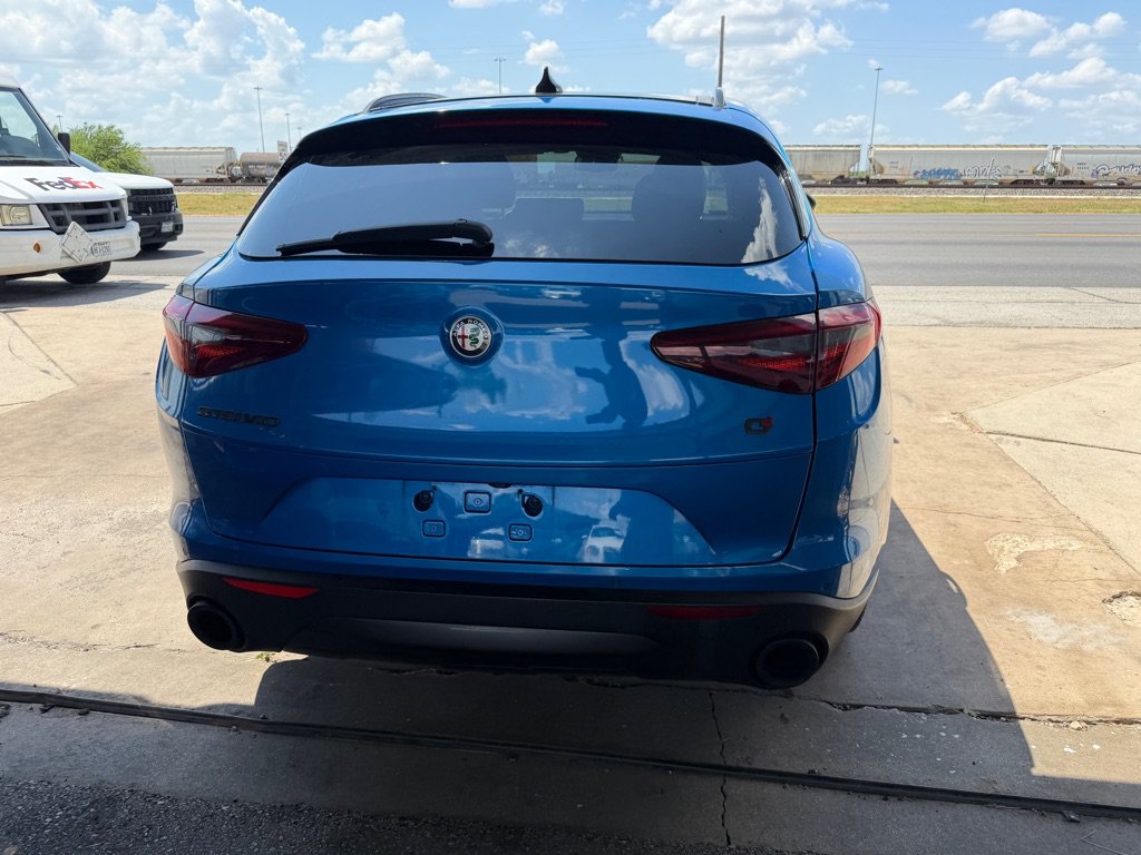 Used 2019 Alfa Romeo Stelvio AWD w/ Nero Edizione image 19