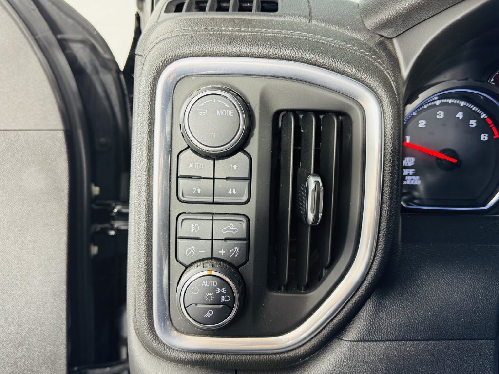 Used 2021 Chevrolet Silverado 1500 RST AWD/4WD image 10