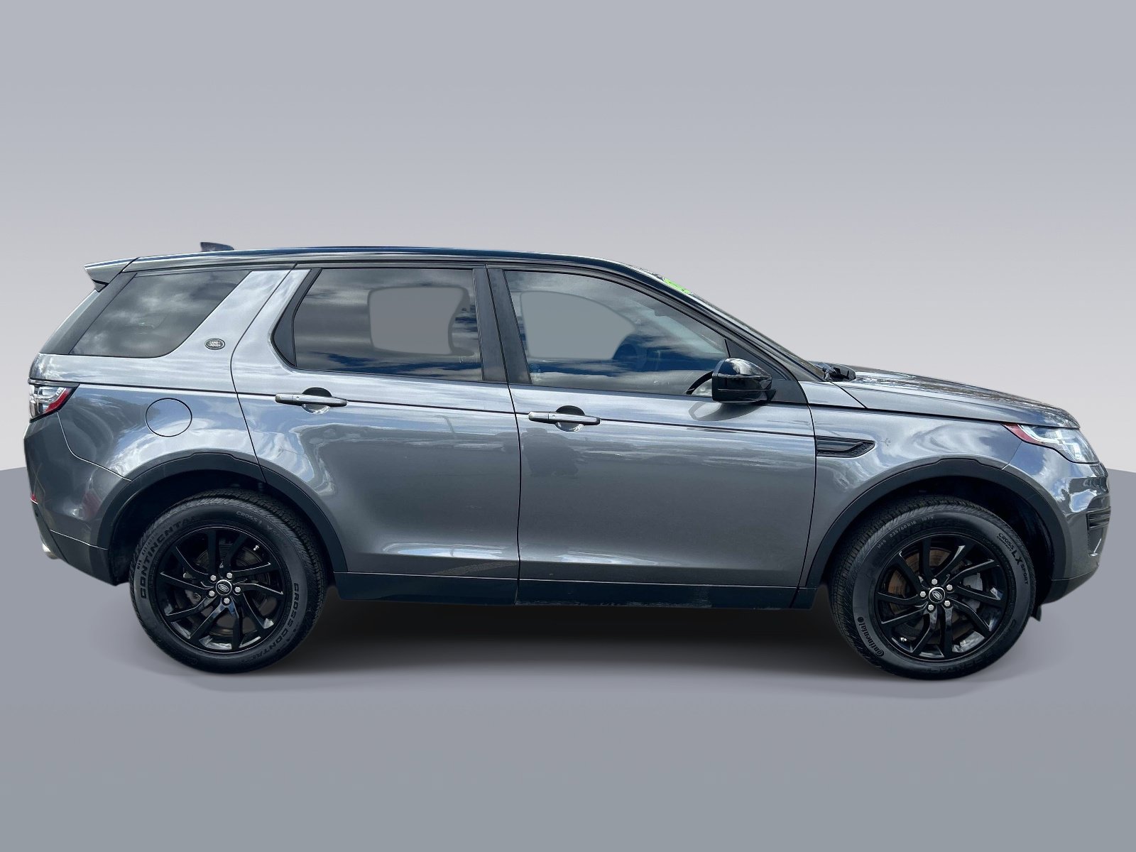 Used 2017 Land Rover Discovery Sport SE AWD/4WD image 2
