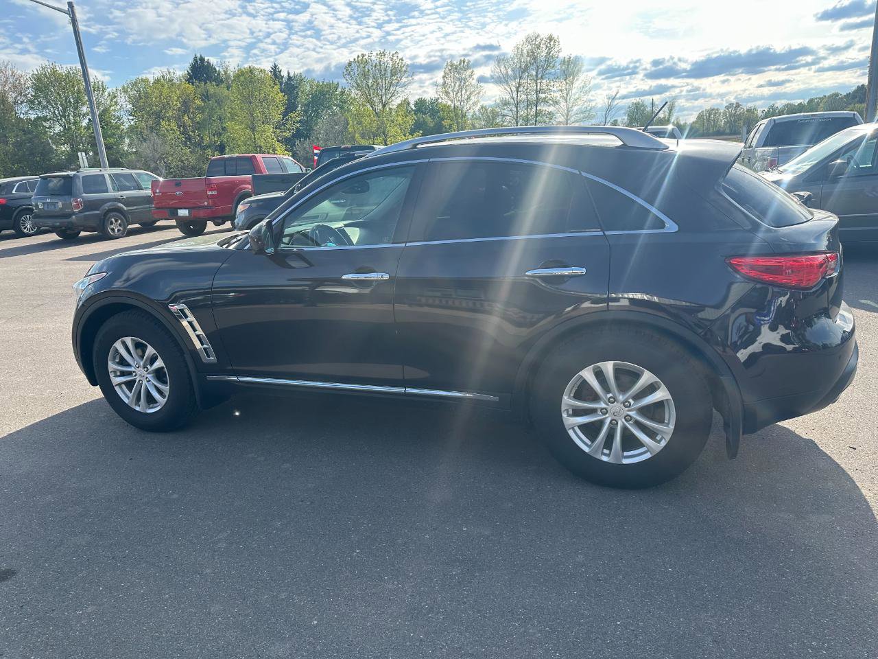 Used 2011 INFINITI FX35 AWD w/ Premium Pkg image 7