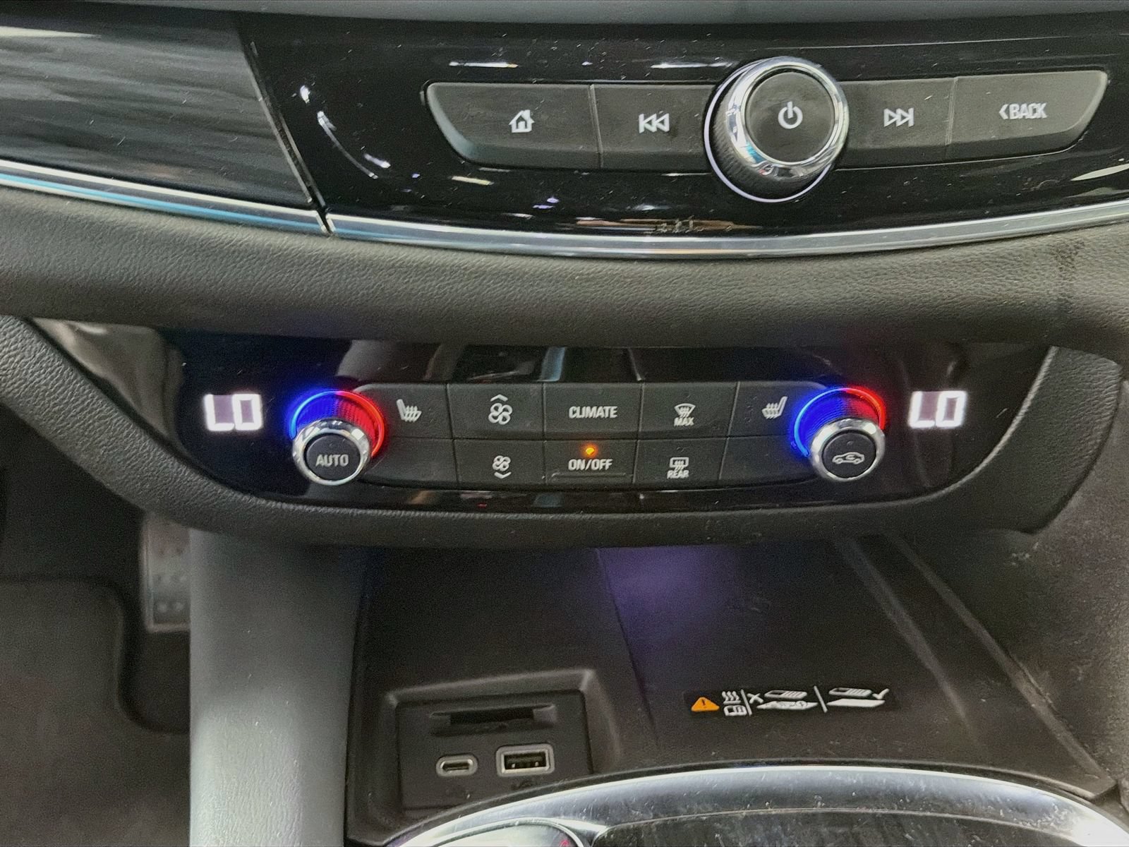 Used 2024 Buick Enclave Essence FWD image 15