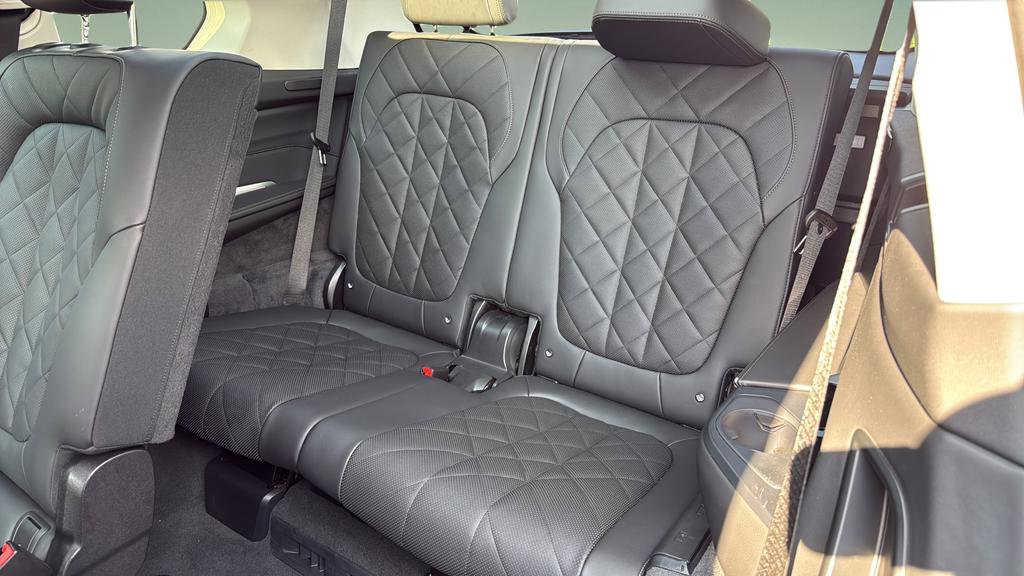 Used 2025 BMW X7 xDrive40i w/ Climate Comfort Package image 25
