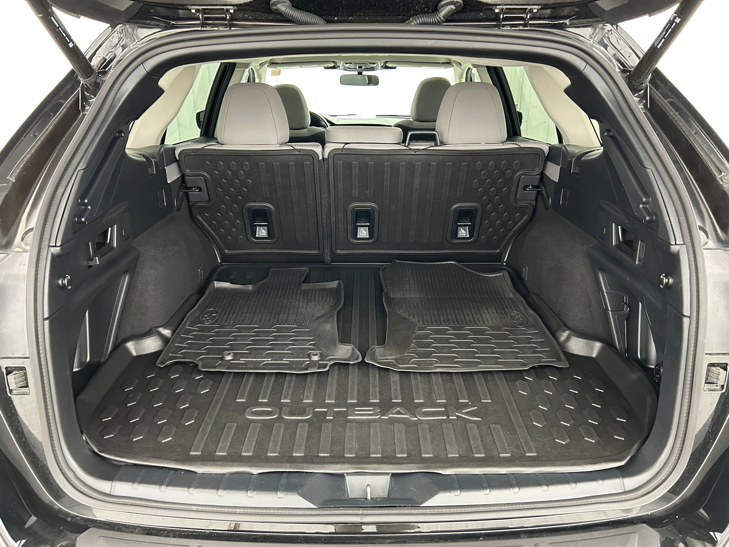 Used 2023 Subaru Outback Premium AWD/4WD image 33