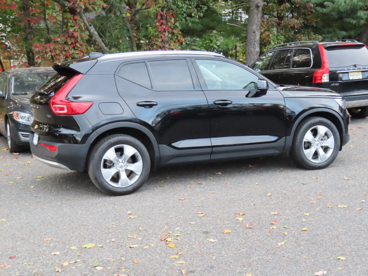 Used 2020 Volvo XC40 T5 Momentum image 22