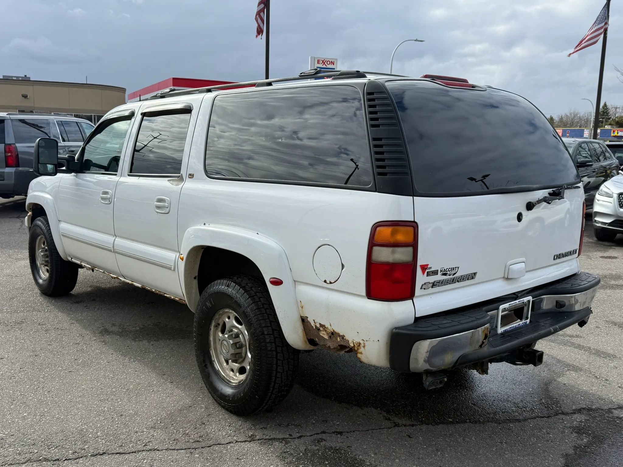 Used 2003 Chevrolet Suburban 2500 LT w/ LT Preferred Equipment Group AWD/4WD image 7