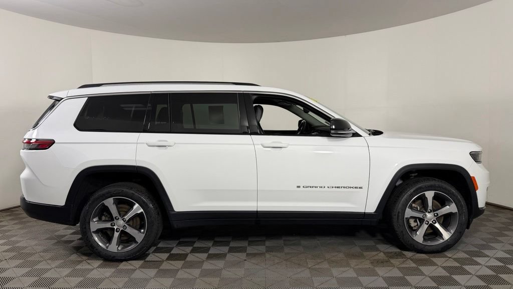 Used 2023 Jeep Grand Cherokee L Limited AWD/4WD image 9