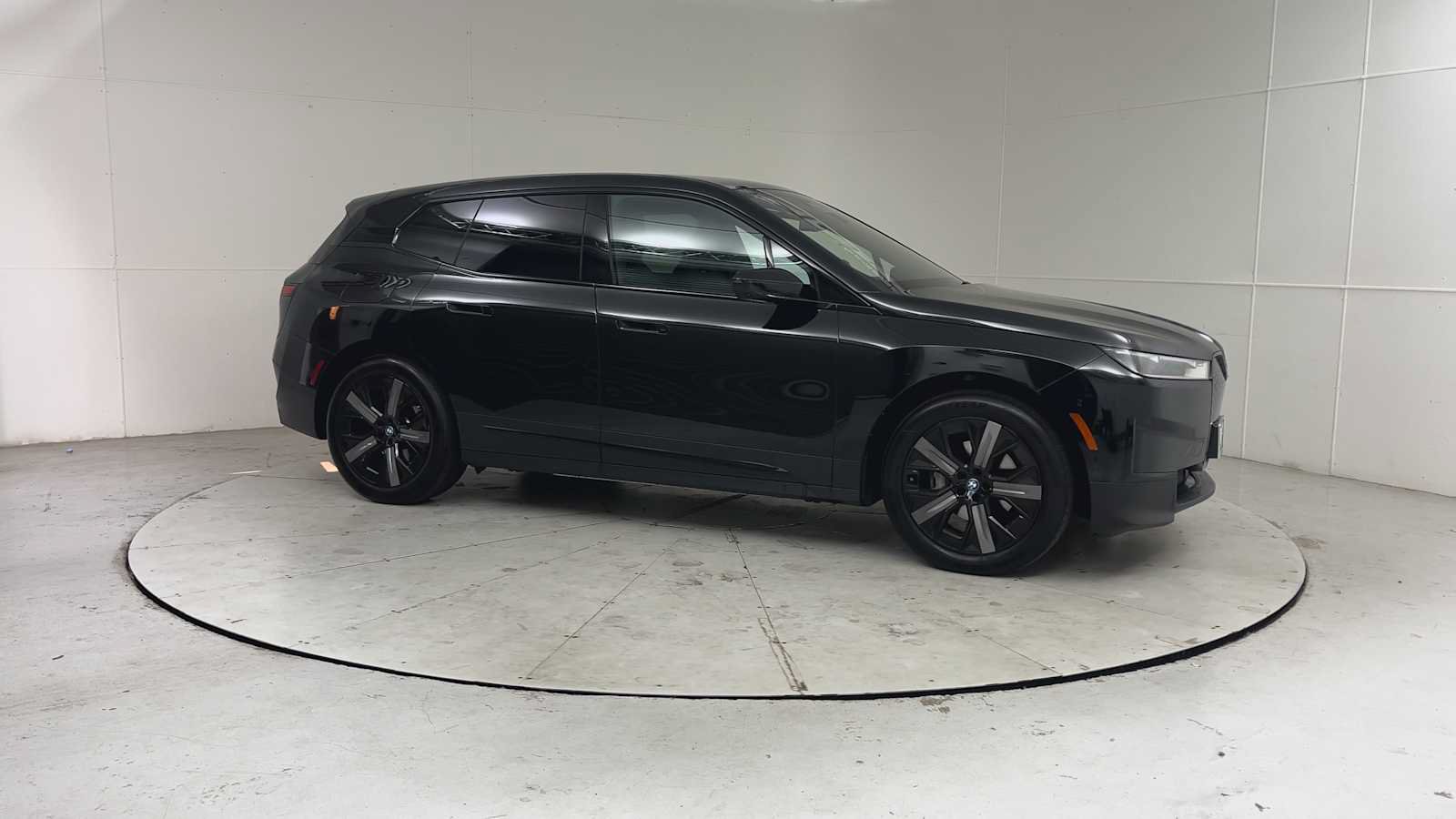 Used 2024 BMW iX xDrive50 AWD/4WD image 8