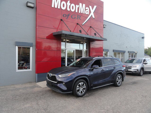 Used 2023 Toyota Highlander XLE