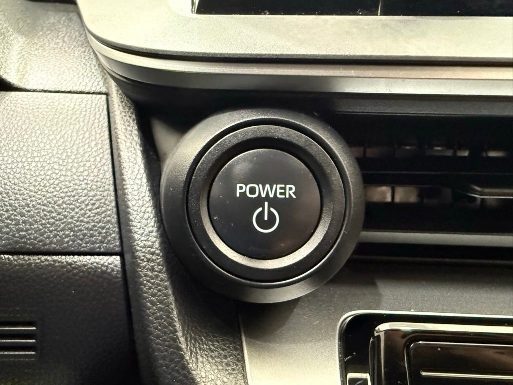 Used 2023 Toyota Prius LE FWD image 39