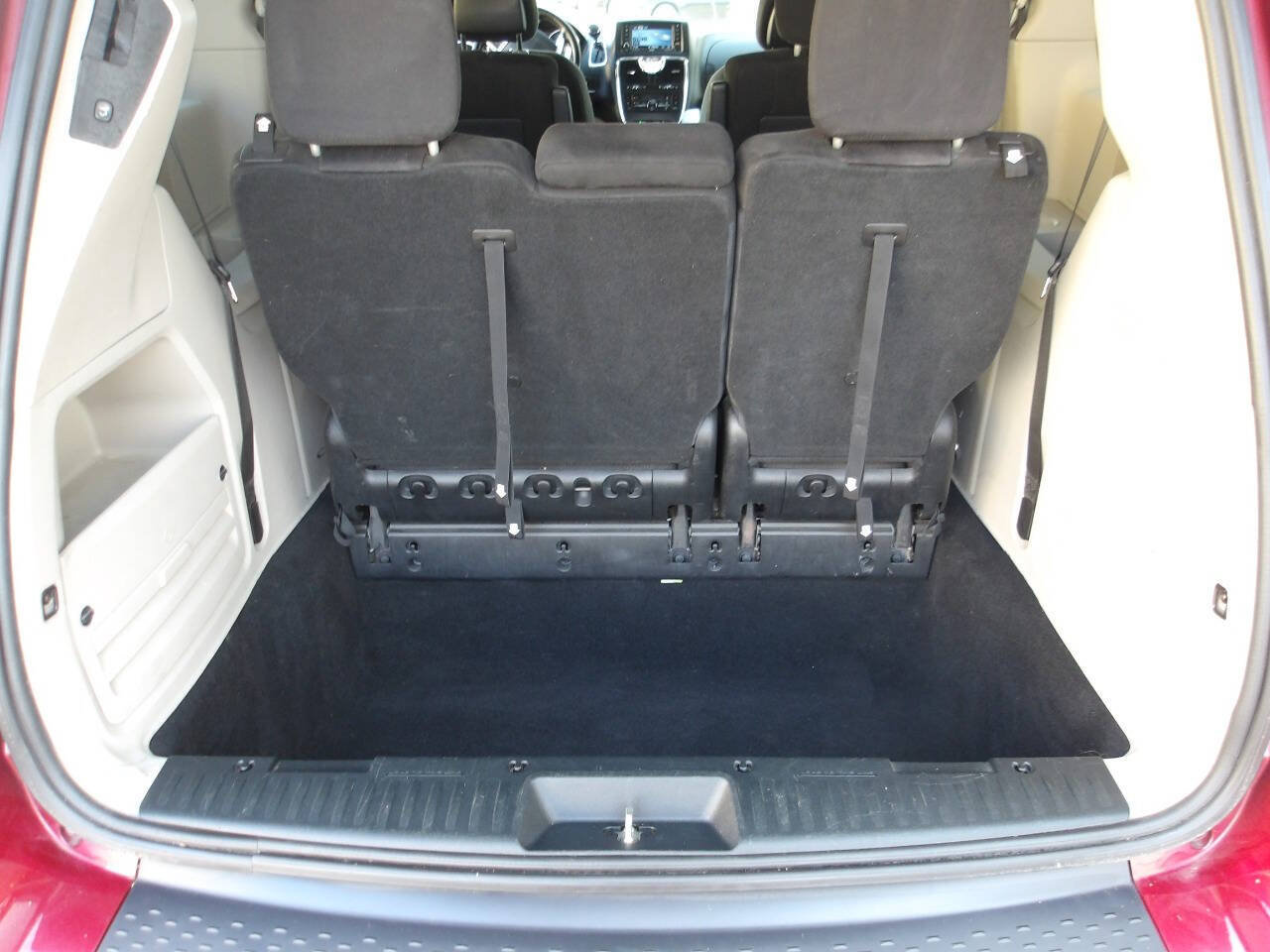 Used 2011 Chrysler Town & Country Touring FWD image 24