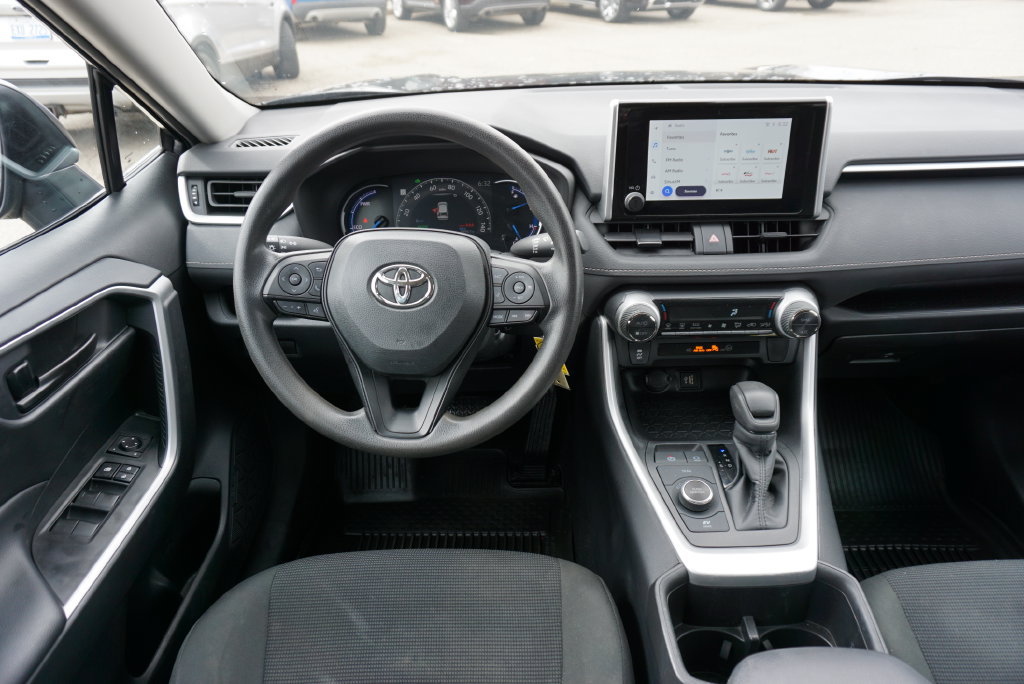 Used 2024 Toyota RAV4 LE AWD/4WD image 12