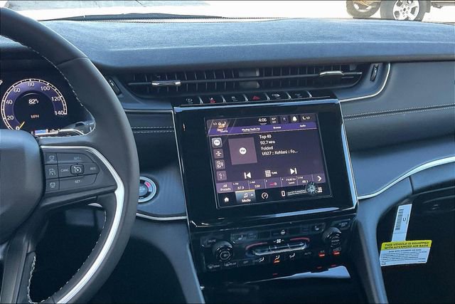 New 2025 Jeep Grand Cherokee Laredo X w/ Luxury Tech Group I image 5