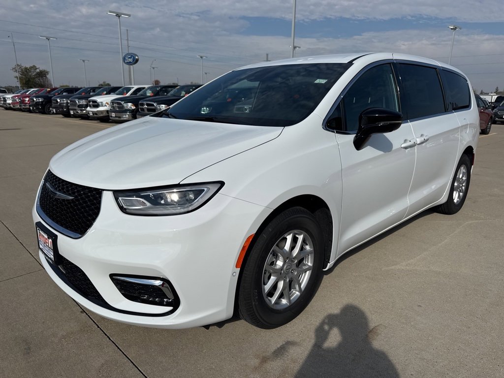 New 2026 Chrysler Pacifica Select image 27