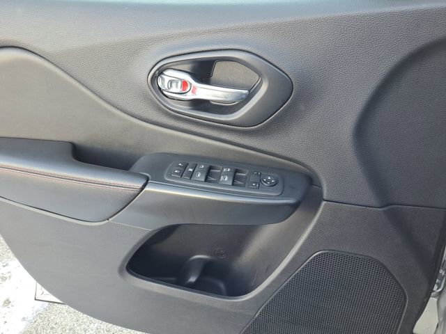 Used 2022 Jeep Cherokee Trailhawk image 16