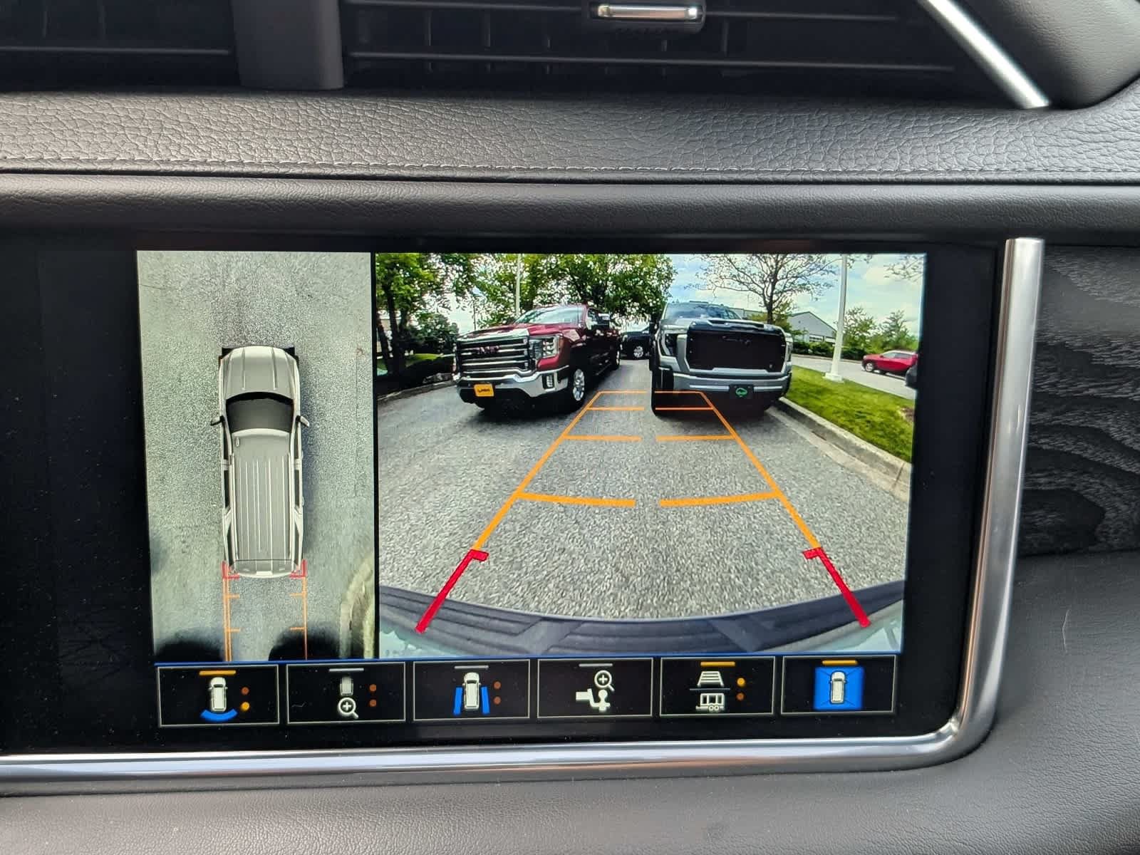 Certified 2024 GMC Yukon XL Denali AWD/4WD image 32