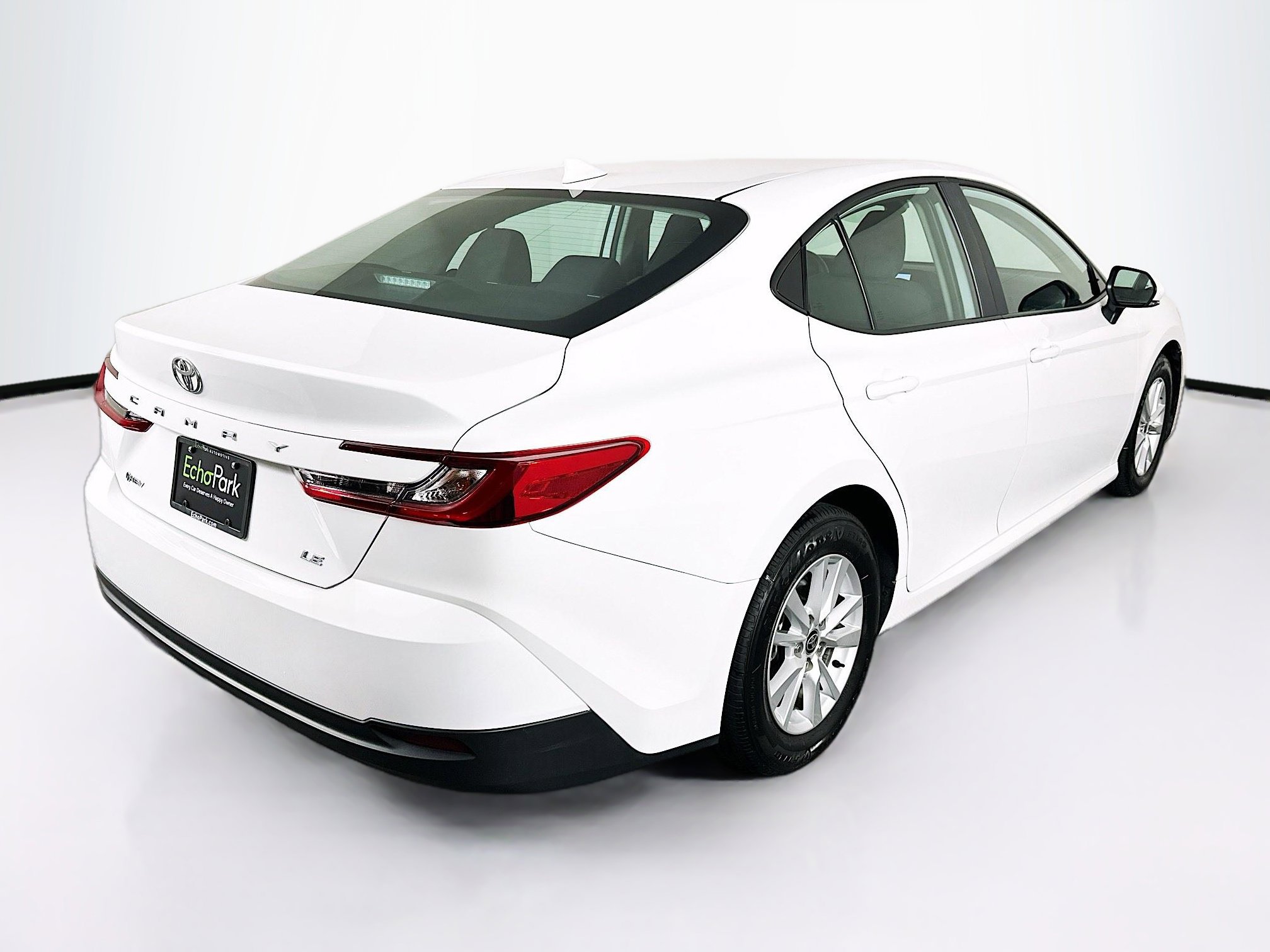 Used 2025 Toyota Camry LE image 9