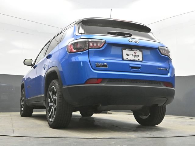 Used 2025 Jeep Compass Limited AWD/4WD image 33