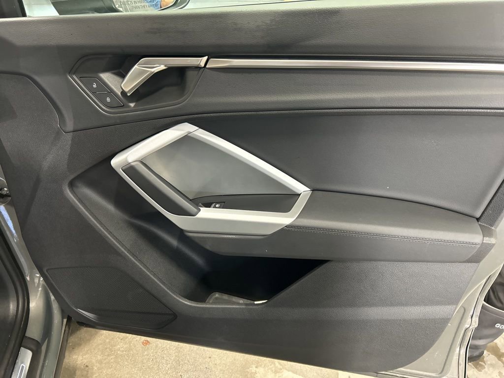 Used 2025 Audi Q3 2.0T Premium image 22