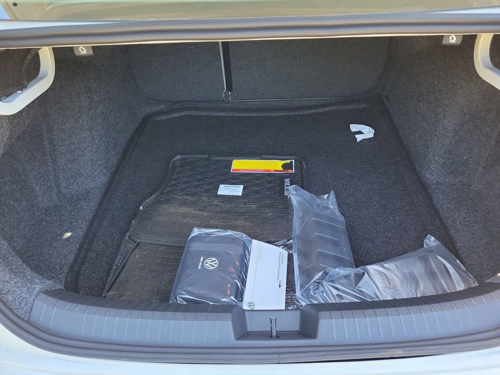 New 2026 Volkswagen Jetta SE image 6