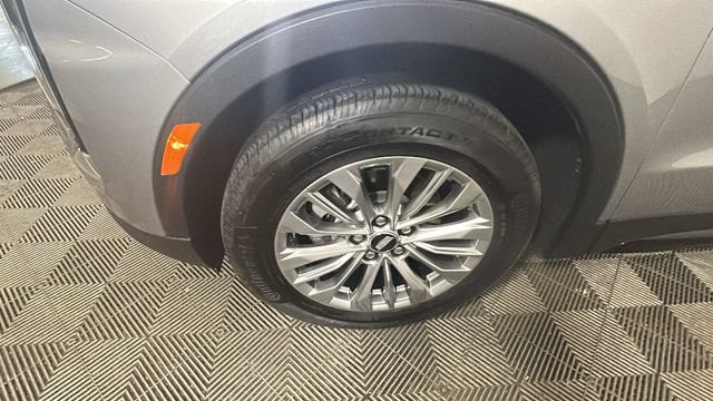 Used 2024 Cadillac XT4 Premium Luxury AWD/4WD image 9