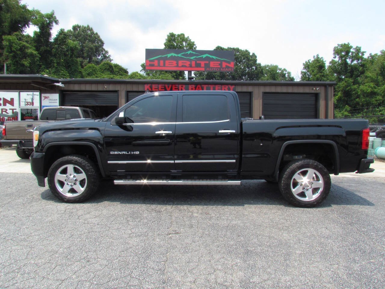 Used 2015 GMC Sierra 2500 Denali w/ Duramax Plus Package AWD/4WD image 2