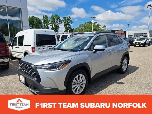 Used 2024 Toyota Corolla Cross LE w/ Moonroof Package AWD/4WD image 1