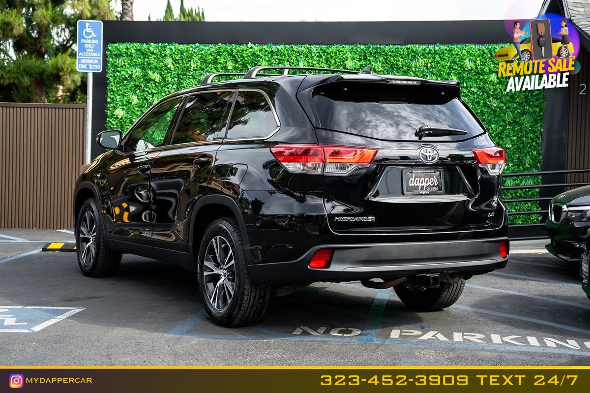 Used 2019 Toyota Highlander Plus w/ Carpet Mat Package (TMS) FWD image 8