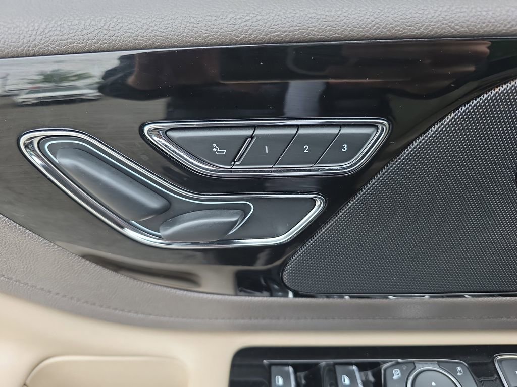 Used 2020 Lincoln Aviator Reserve w/ Equipment Group 201A AWD/4WD image 22
