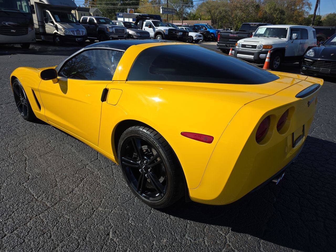 Used 2005 Chevrolet Corvette COUPE w/ Performance Handling Package image 20