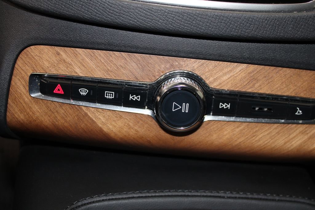 Used 2023 Volvo XC90 B5 Plus image 48