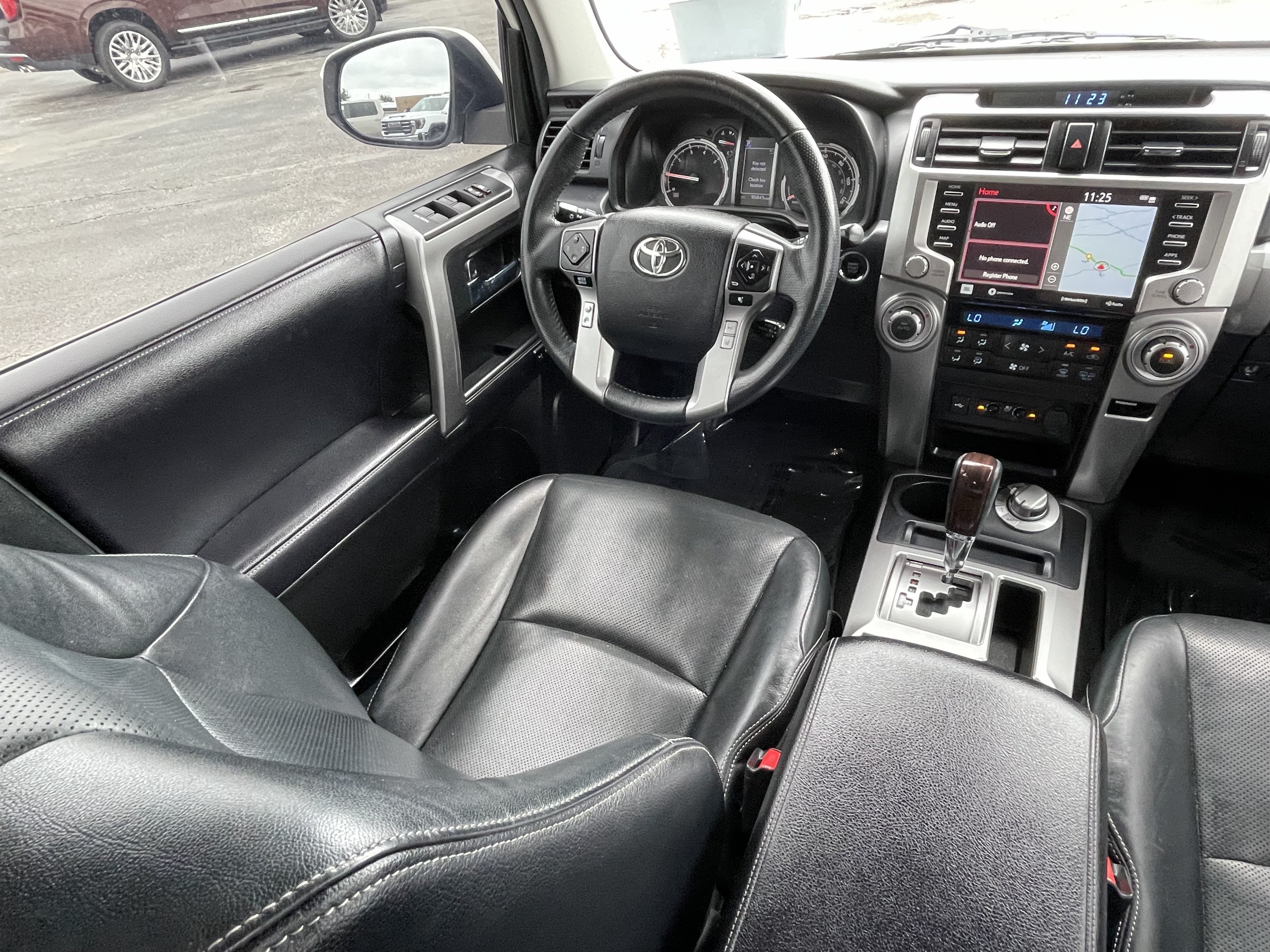 Used 2020 Toyota 4Runner Limited AWD/4WD image 28