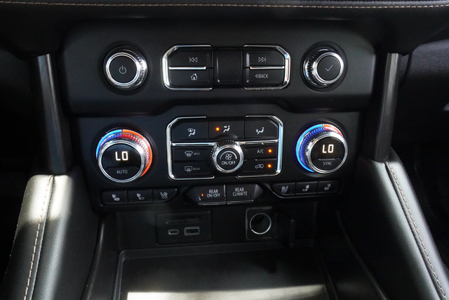 Used 2021 GMC Yukon XL AT4 AWD/4WD image 15
