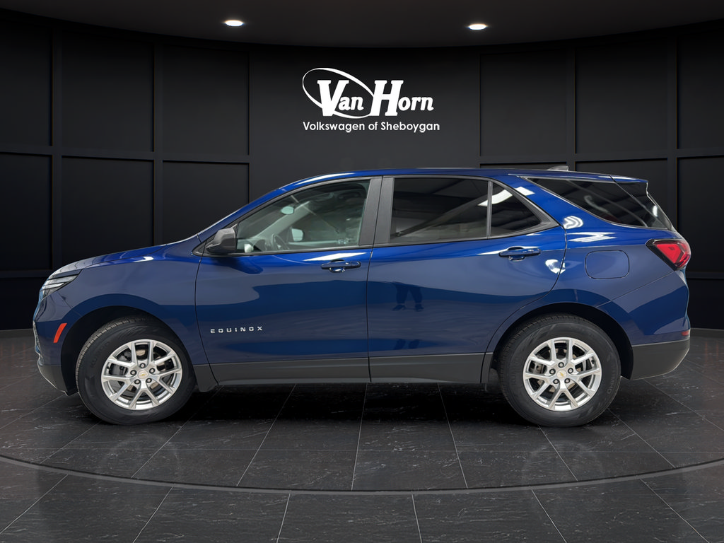 Used 2022 Chevrolet Equinox LS w/ LS Convenience Package AWD/4WD image 4
