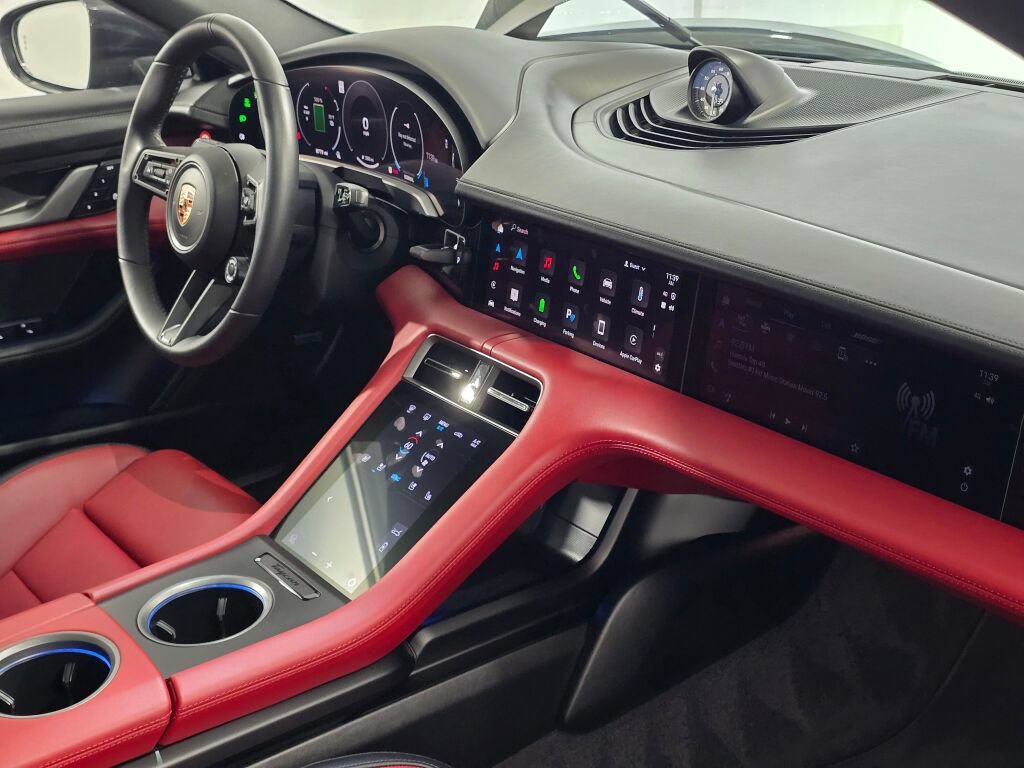 Certified 2025 Porsche Taycan 4S AWD/4WD image 29