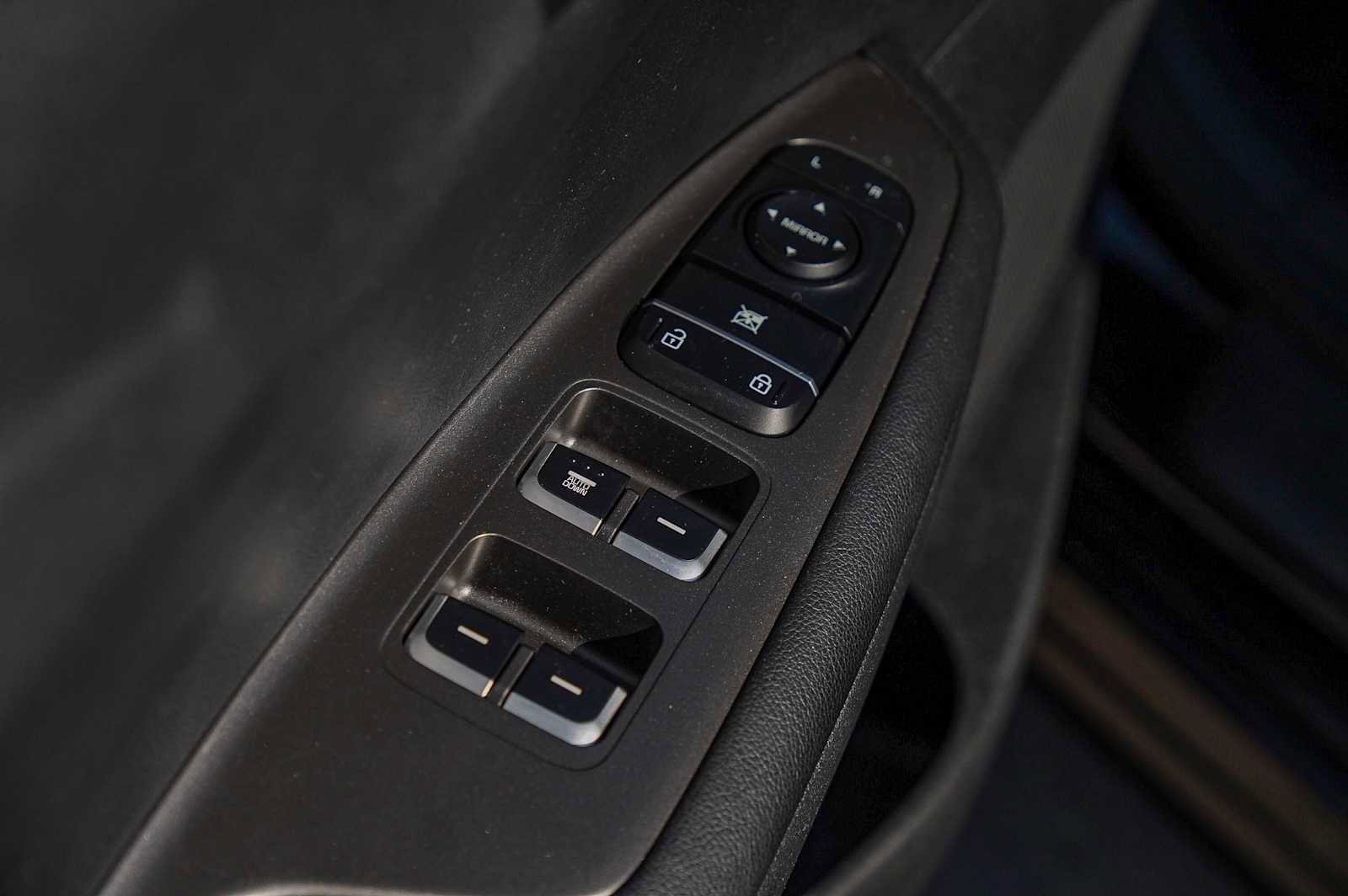 Used 2020 Kia Optima LX image 29