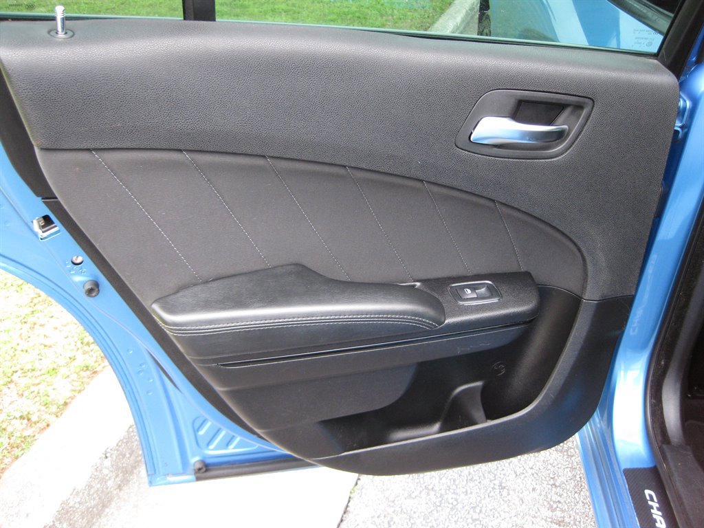 Used 2019 Dodge Charger SXT w/ Plus Group image 26